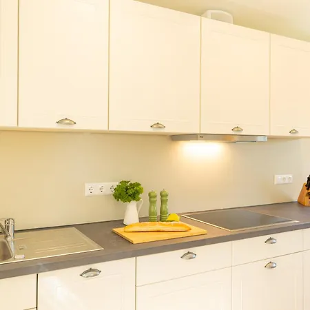Adas Hues - 6 Apartament