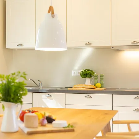 Adas Hues - 6 Apartament